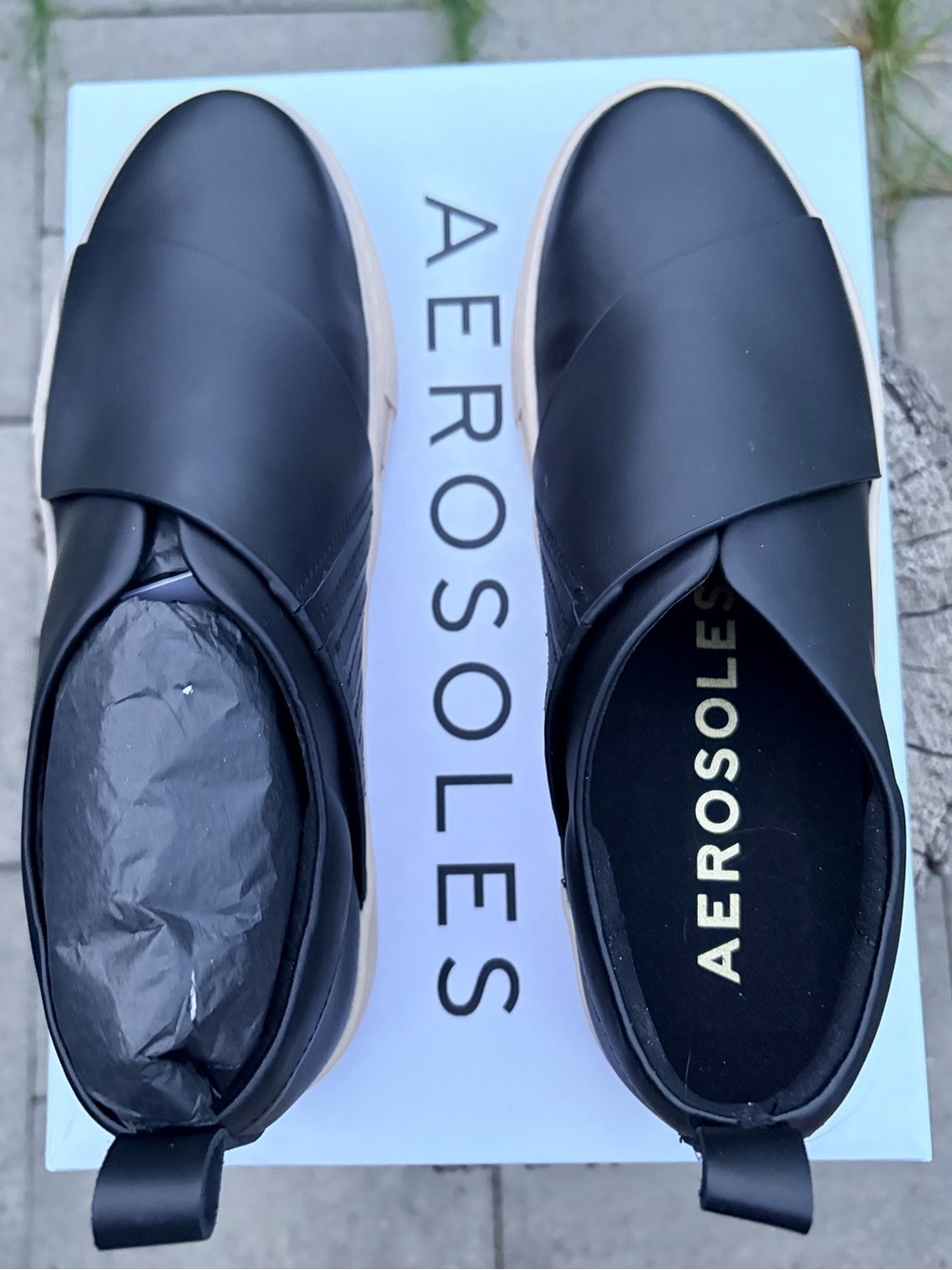 AEROSOLES Brighton black leather slip-on sneaker